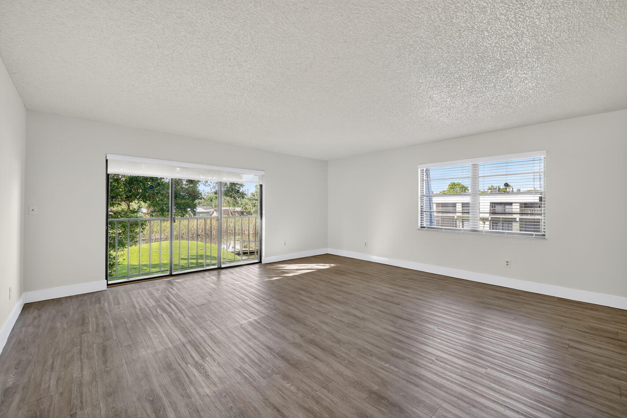 WOODLANDS CONDOMINIUM APARTMENT BUILDING 2 - Residential