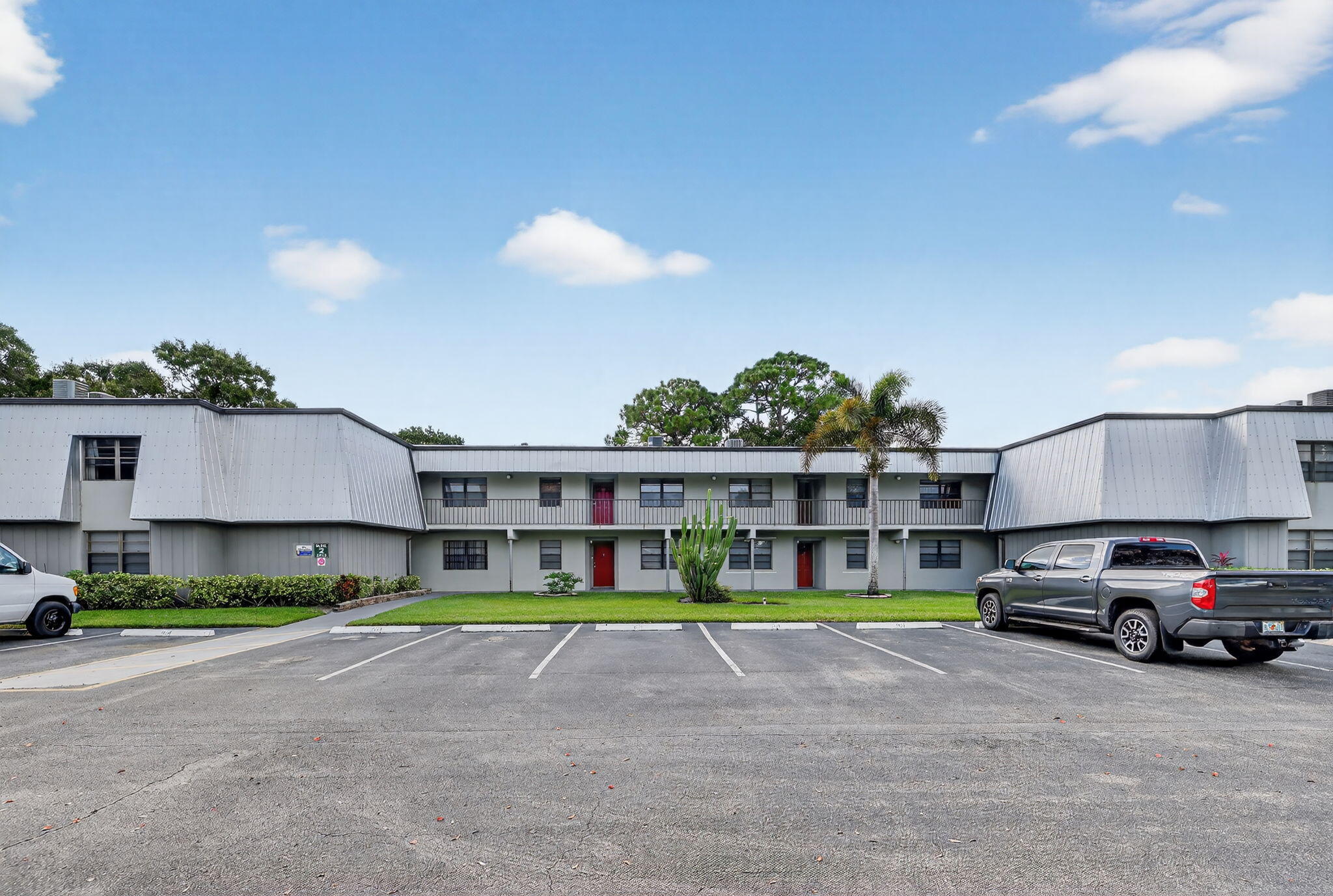 WOODLANDS CONDOMINIUM APARTMENT BUILDING 2 - Residential