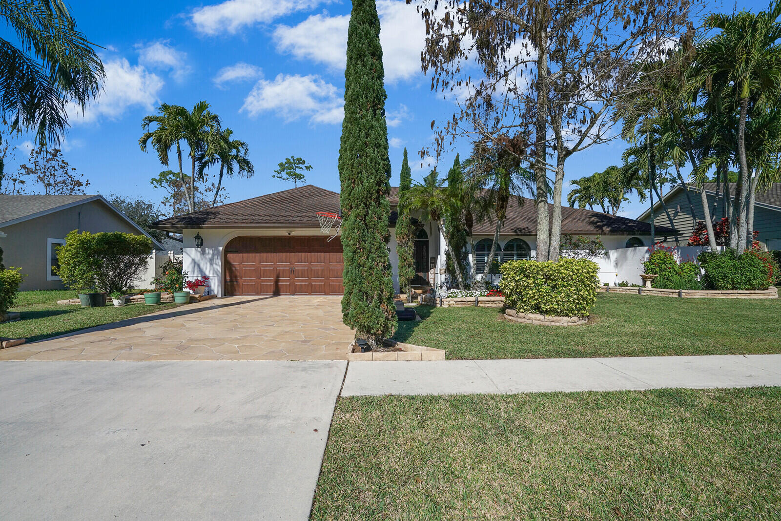 1313 Brampton Cove