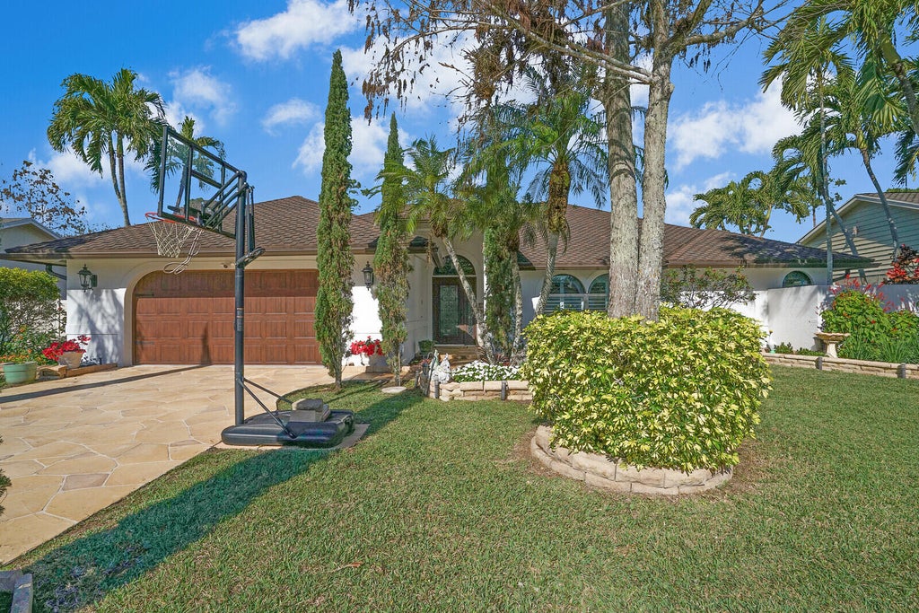 Photo of 1313 Brampton Cove, Wellington, FL 33414 (MLS # B26048907)