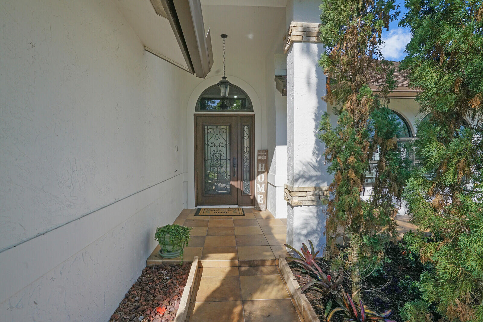 1313 Brampton Cove