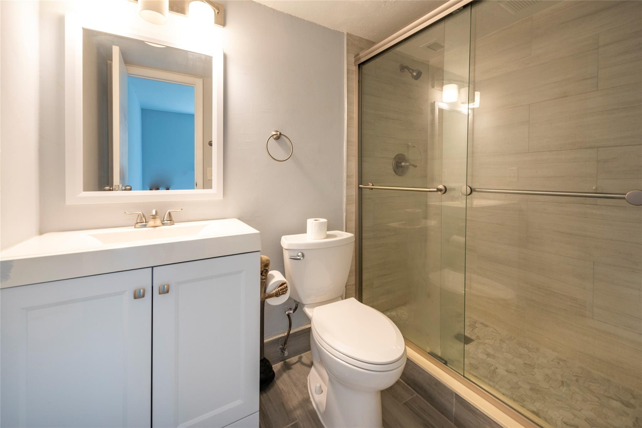 The Inverrary Country Clu - Residential Lease