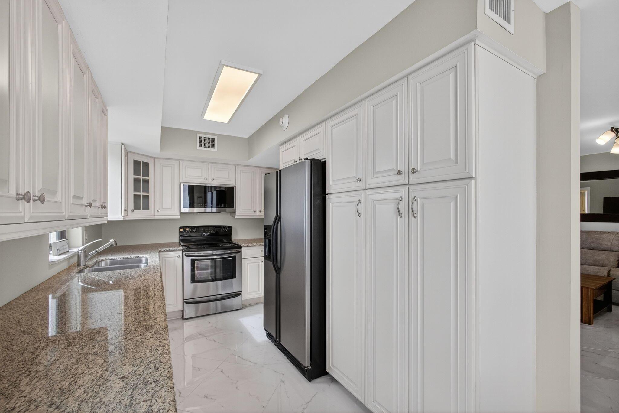 EASTPOINTE CONDO - Residential