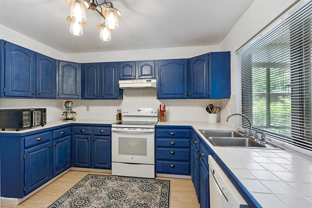 Eastview Manor - Residential