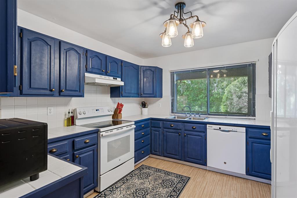 Eastview Manor - Residential