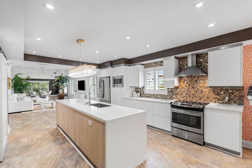 Photo of 830 Greensward Court #214-H, Delray Beach, FL 33445 (MLS # R11121960)