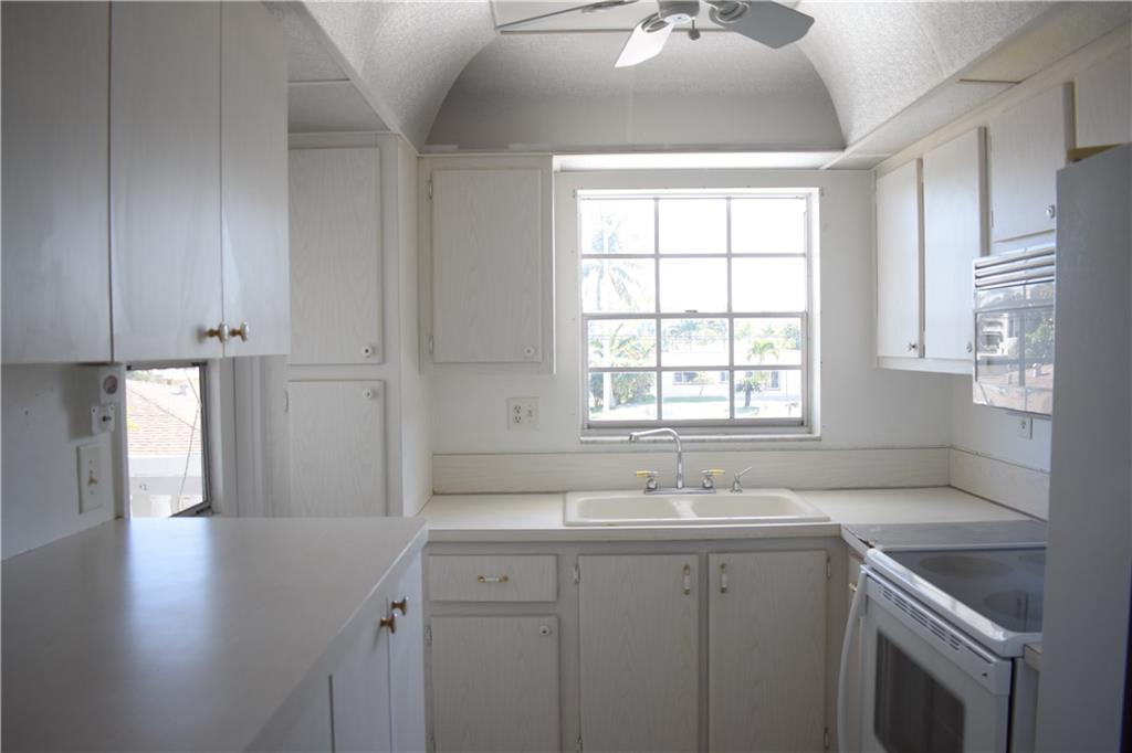 NORTH HAMPTON COURT - Residential