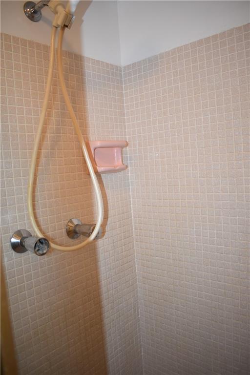 NORTH HAMPTON COURT - Residential