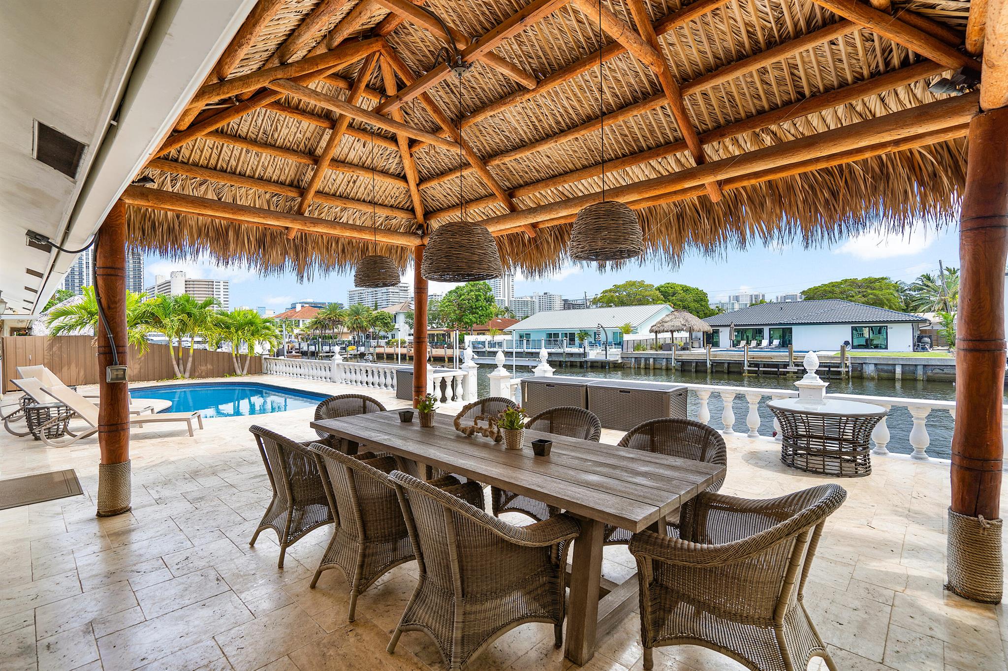 BERMUDA RIVIERA - Residential