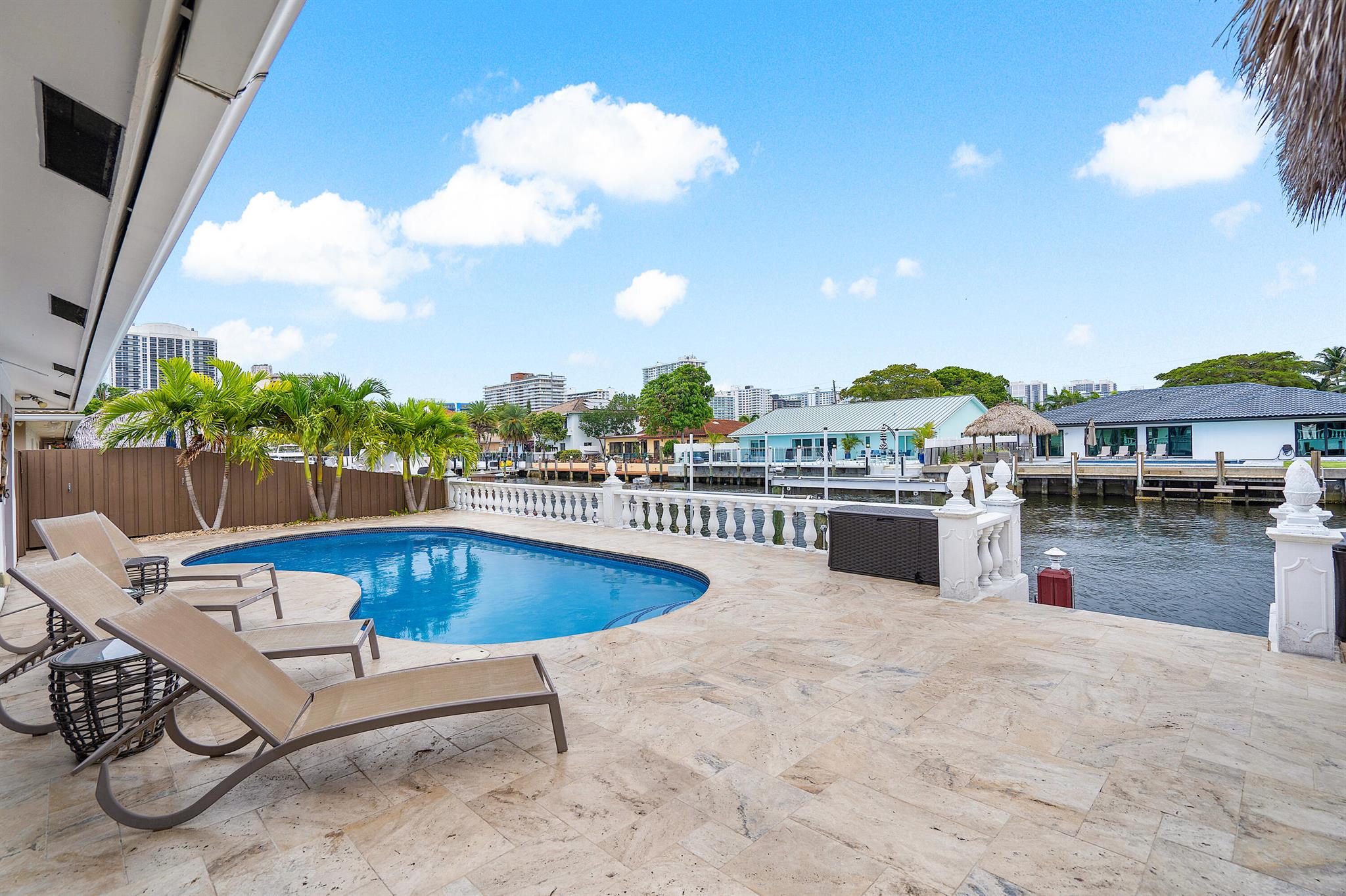 BERMUDA RIVIERA - Residential