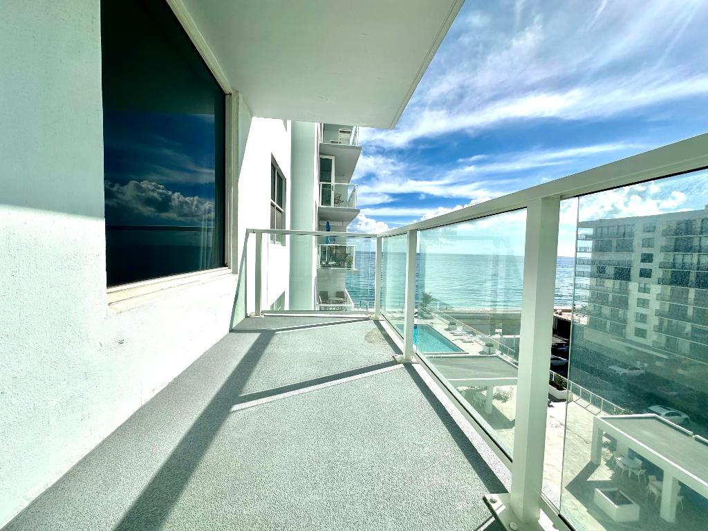 PATRICIAN OF PALM BEACH CONDO - Residential