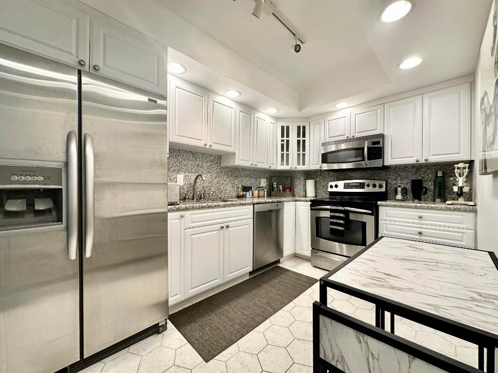 PATRICIAN OF PALM BEACH CONDO - Residential