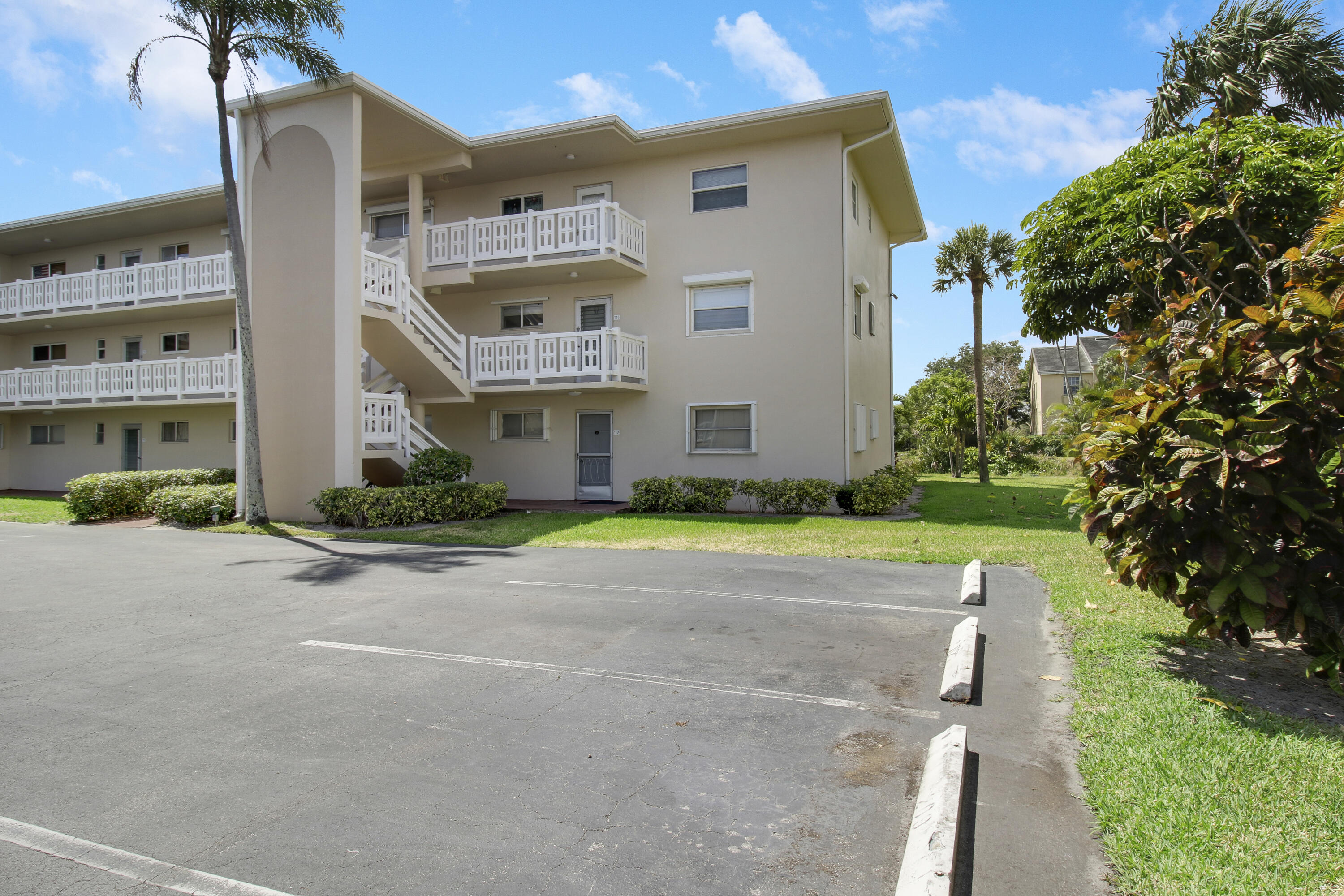 LAKE CLARKE GARDENS CONDO 21 - Residential