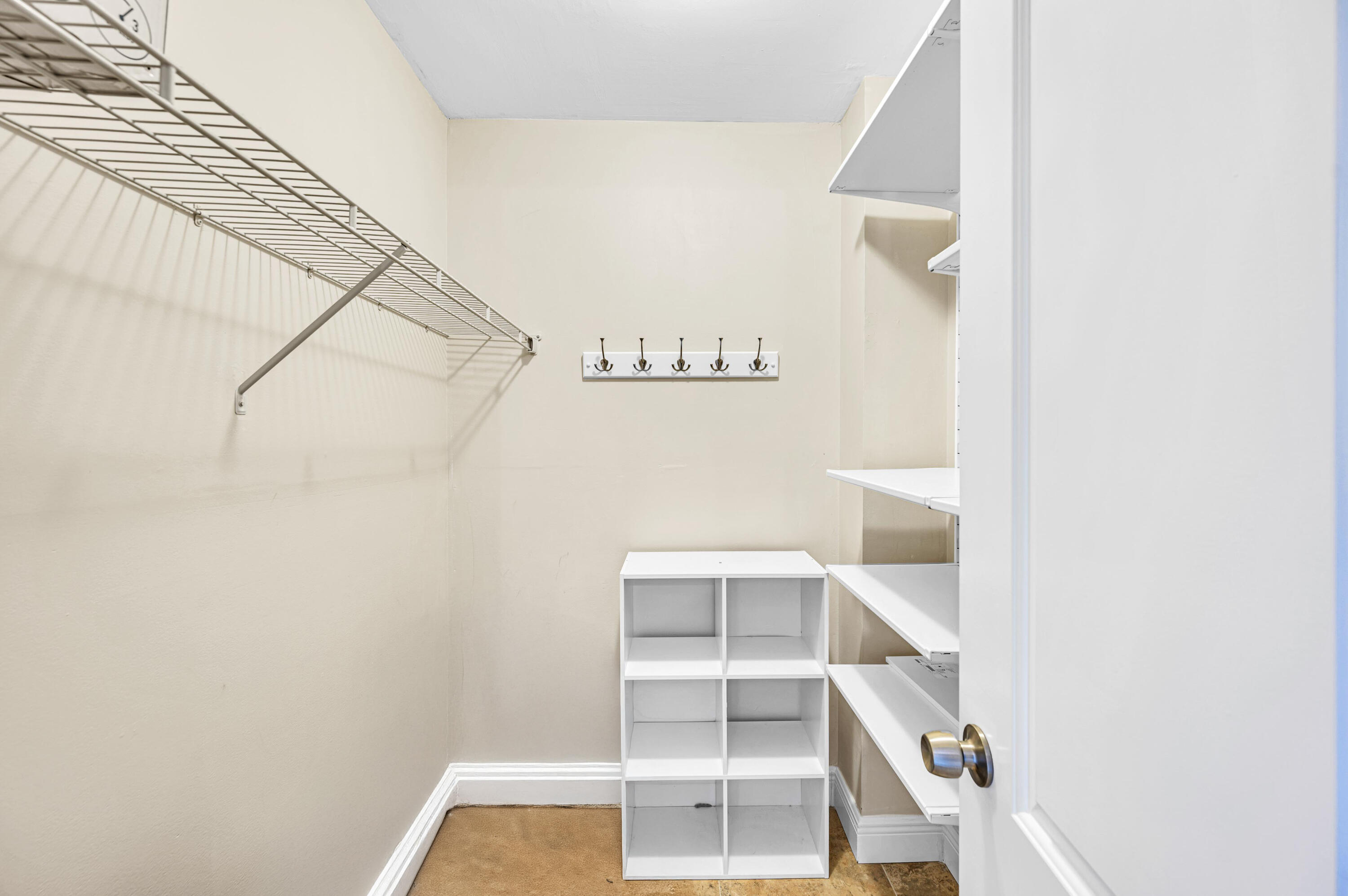 SILVER THATCH ATLANTIC PLAZA - Residential Lease