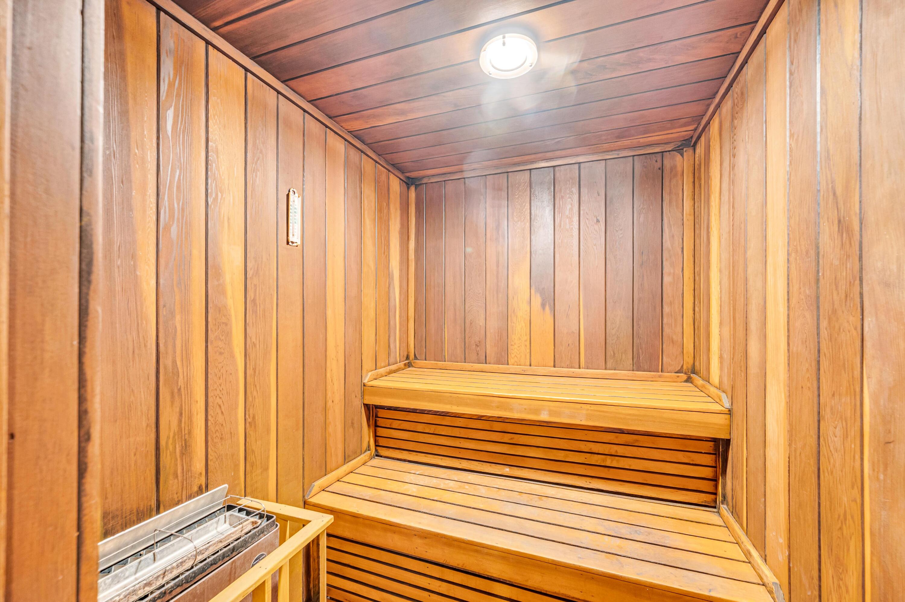 SILVER THATCH ATLANTIC PLAZA - Residential Lease