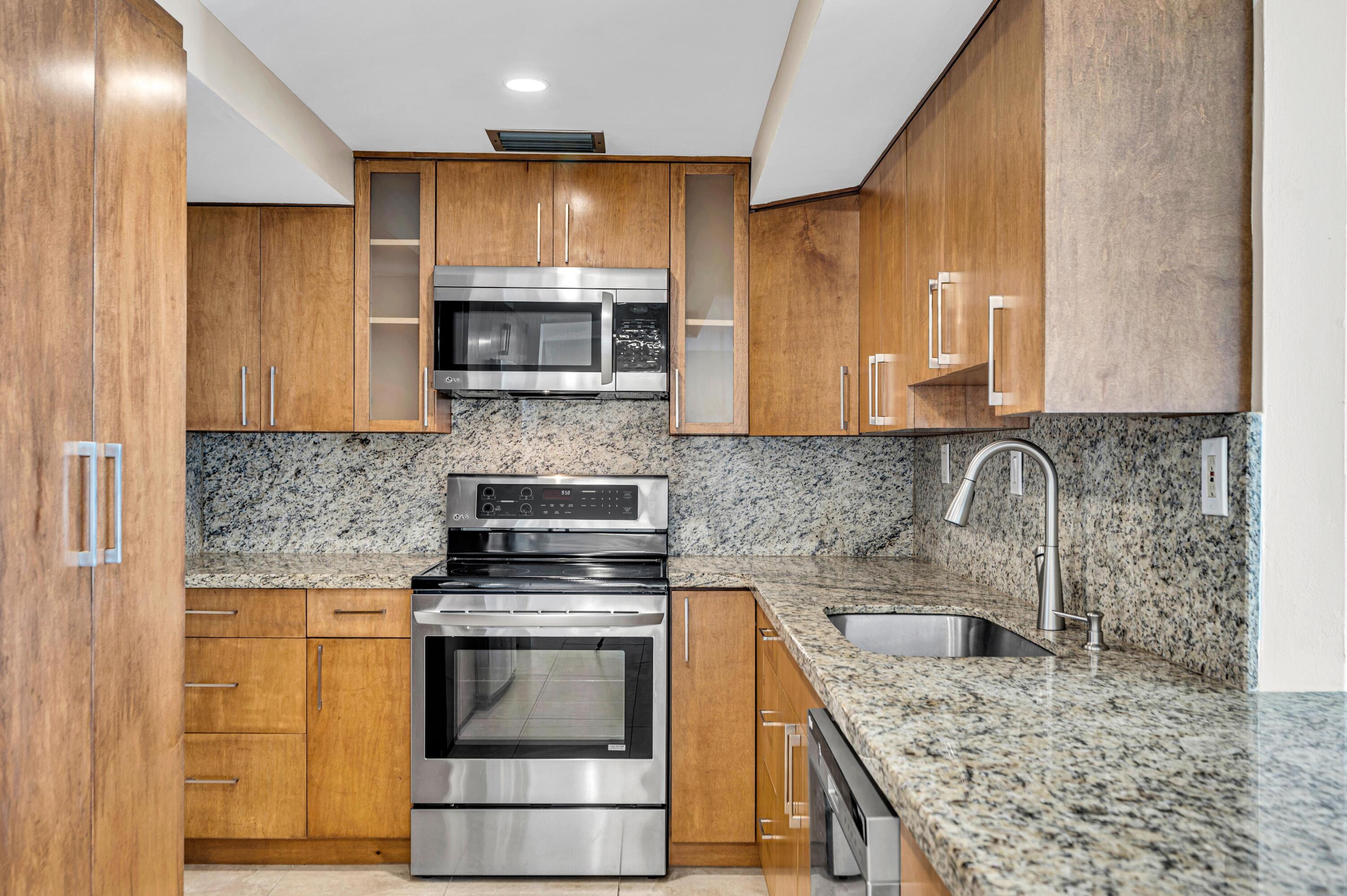 SILVER THATCH ATLANTIC PLAZA - Residential Lease