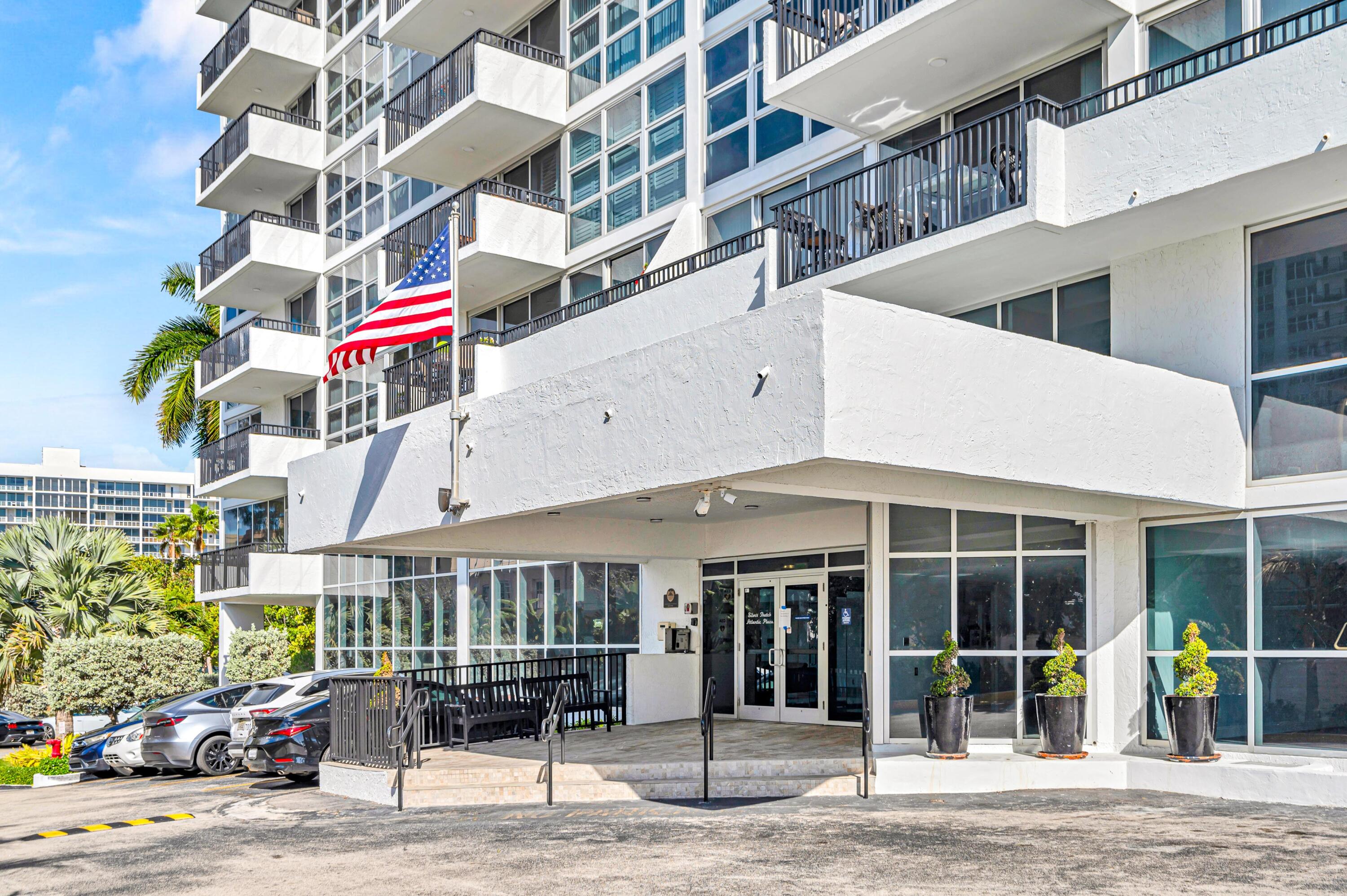 SILVER THATCH ATLANTIC PLAZA - Residential Lease