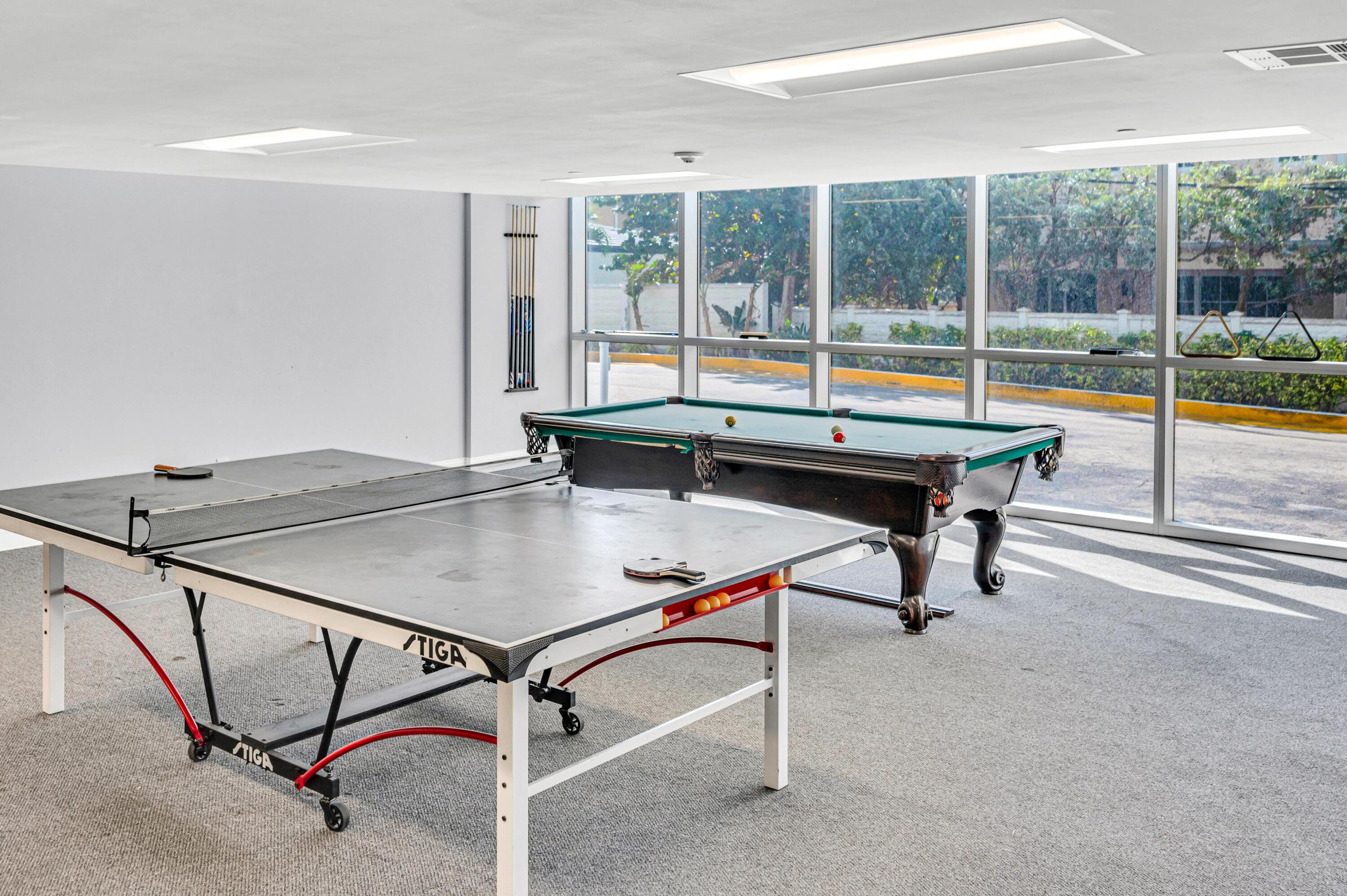 SILVER THATCH ATLANTIC PLAZA - Residential Lease