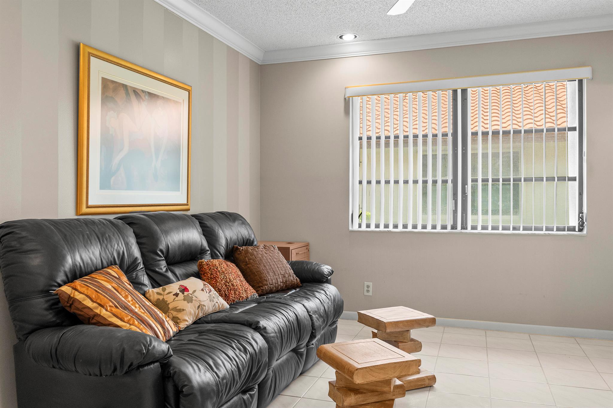 HUNTINGTON POINTE - Residential