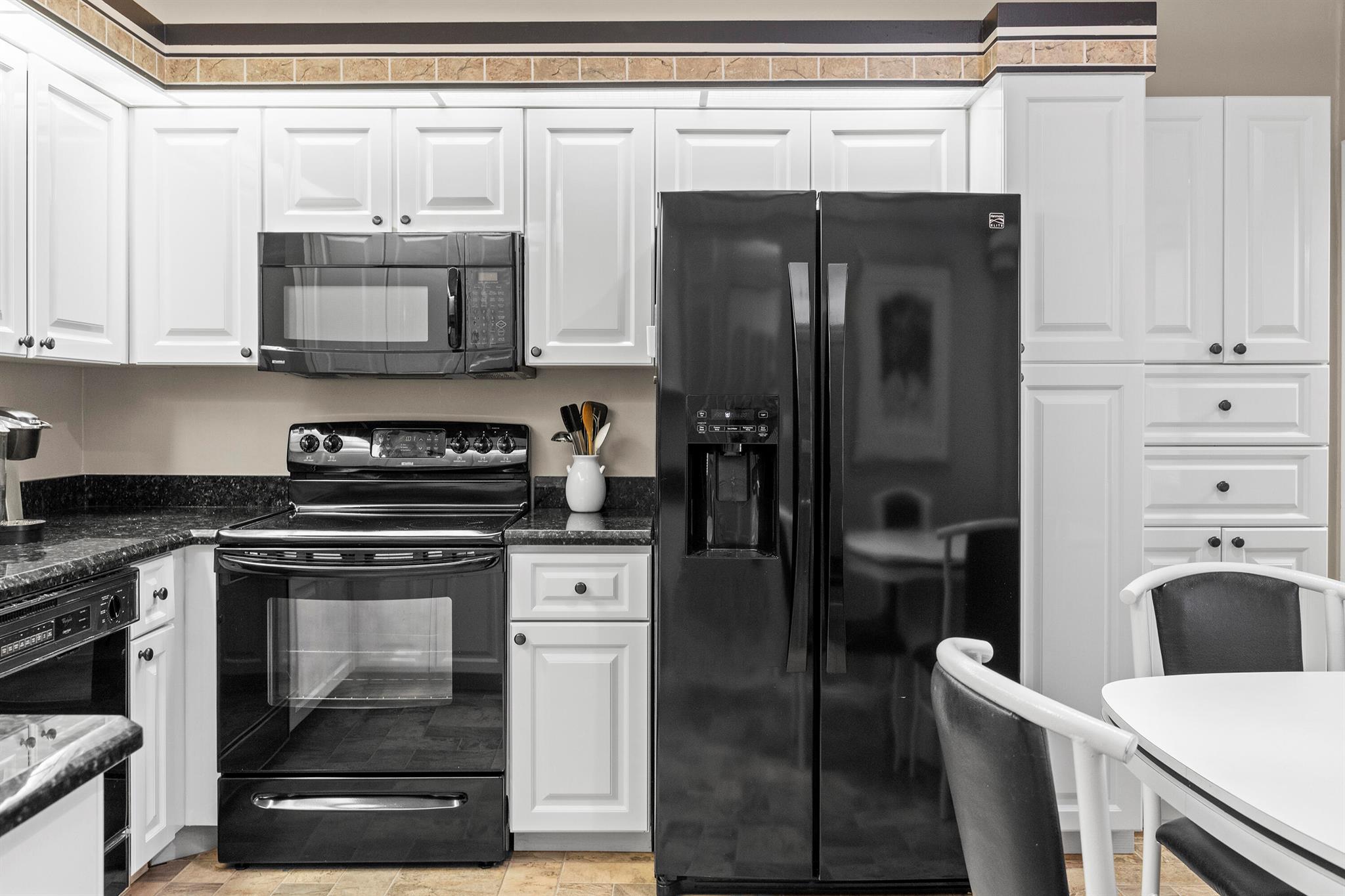 HUNTINGTON POINTE - Residential