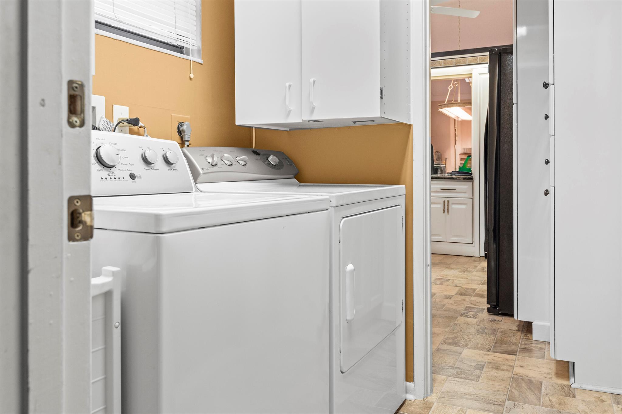 HUNTINGTON POINTE - Residential