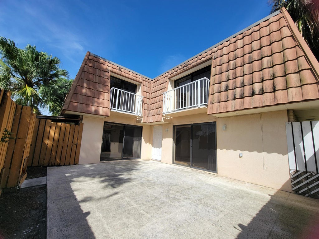 Photo of 588 GREEN SPRINGS Place #588, West Palm Beach, FL 33409 (MLS # B26078352)