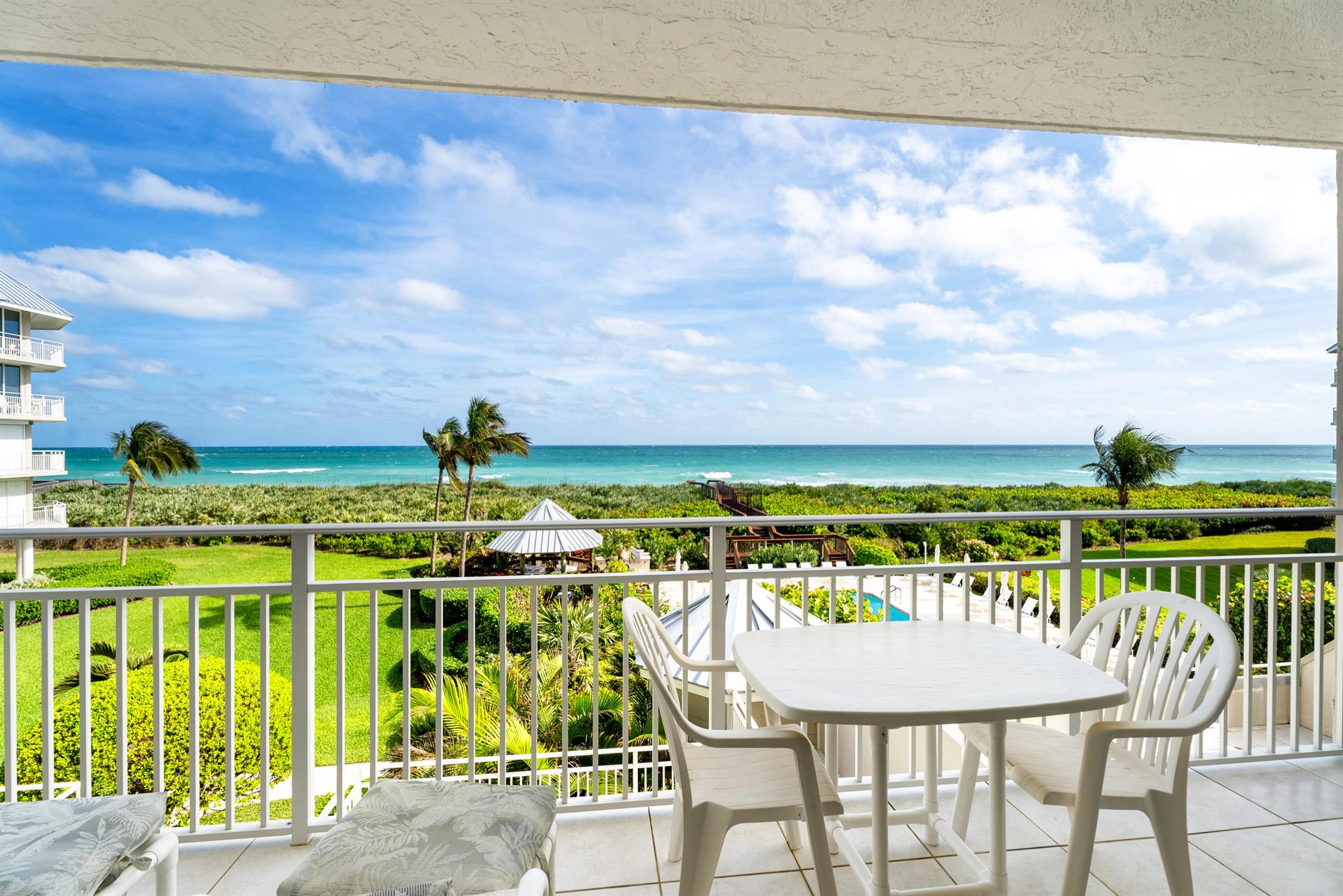 579 NE Plantation Road 202, Stuart, FL, 34996/$825,000 1 579 NE Plantation Road 202