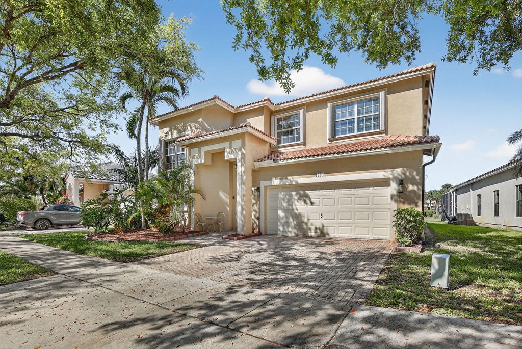 Photo of 1294 NW 168th Avenue, Pembroke Pines, FL 33028 (MLS # B26006109)