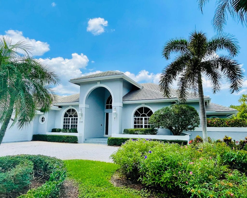 Photo of 2085 SW Oakhill Way, Palm City, FL 34990 (MLS # R10964423)