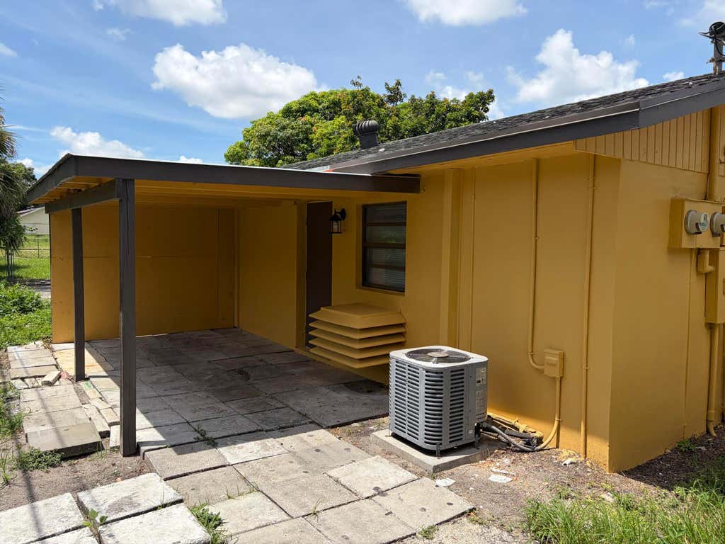 Photo of 2320 SUNRISE Drive #(Back Unit), West Palm Beach, FL 33415 (MLS # B26058532)
