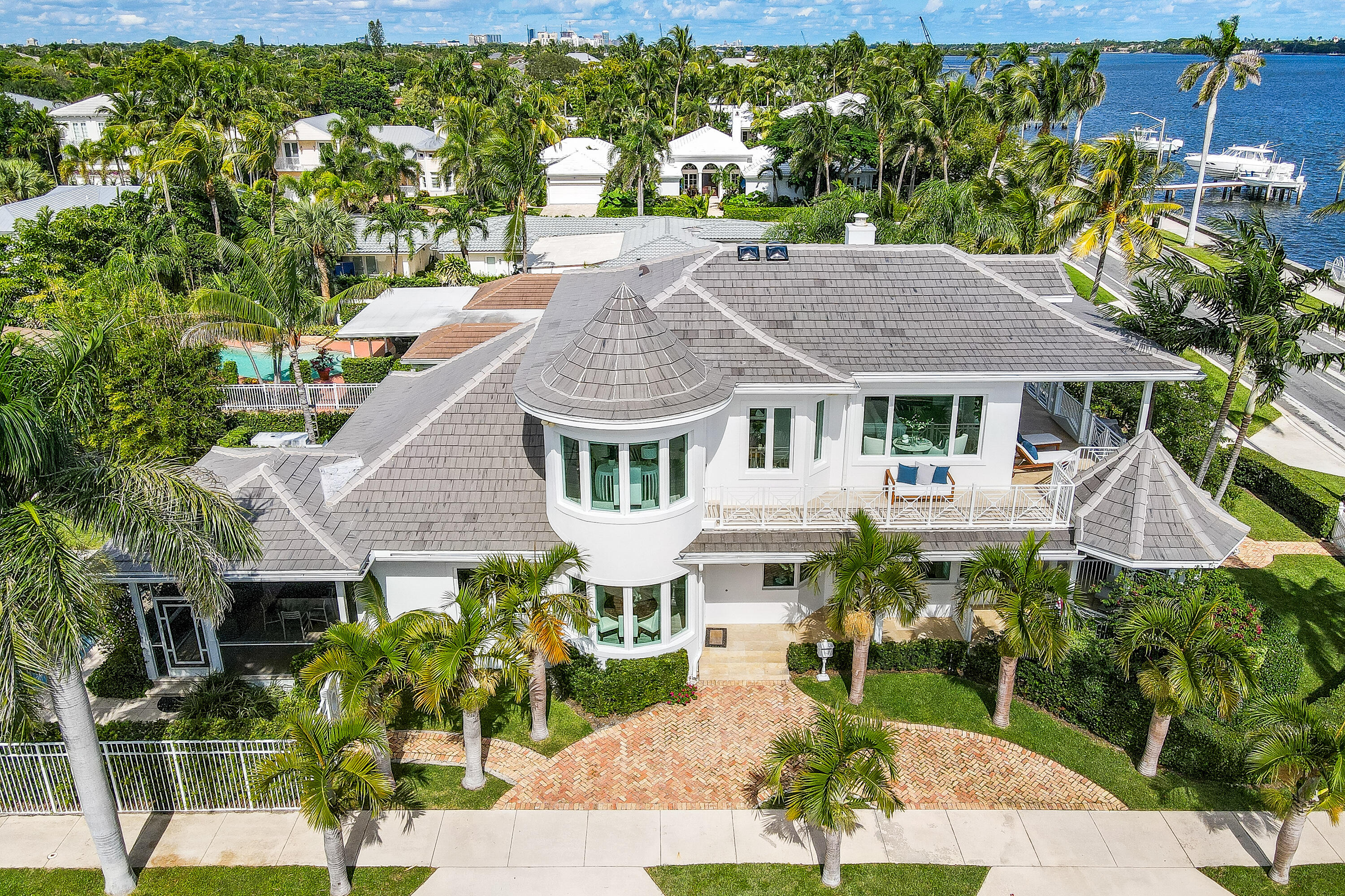 EDGEWATER - Residential