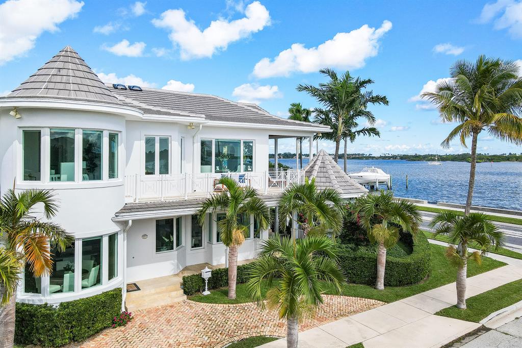 EDGEWATER - Residential