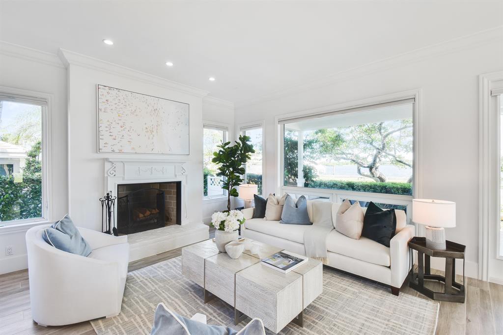 EDGEWATER - Residential