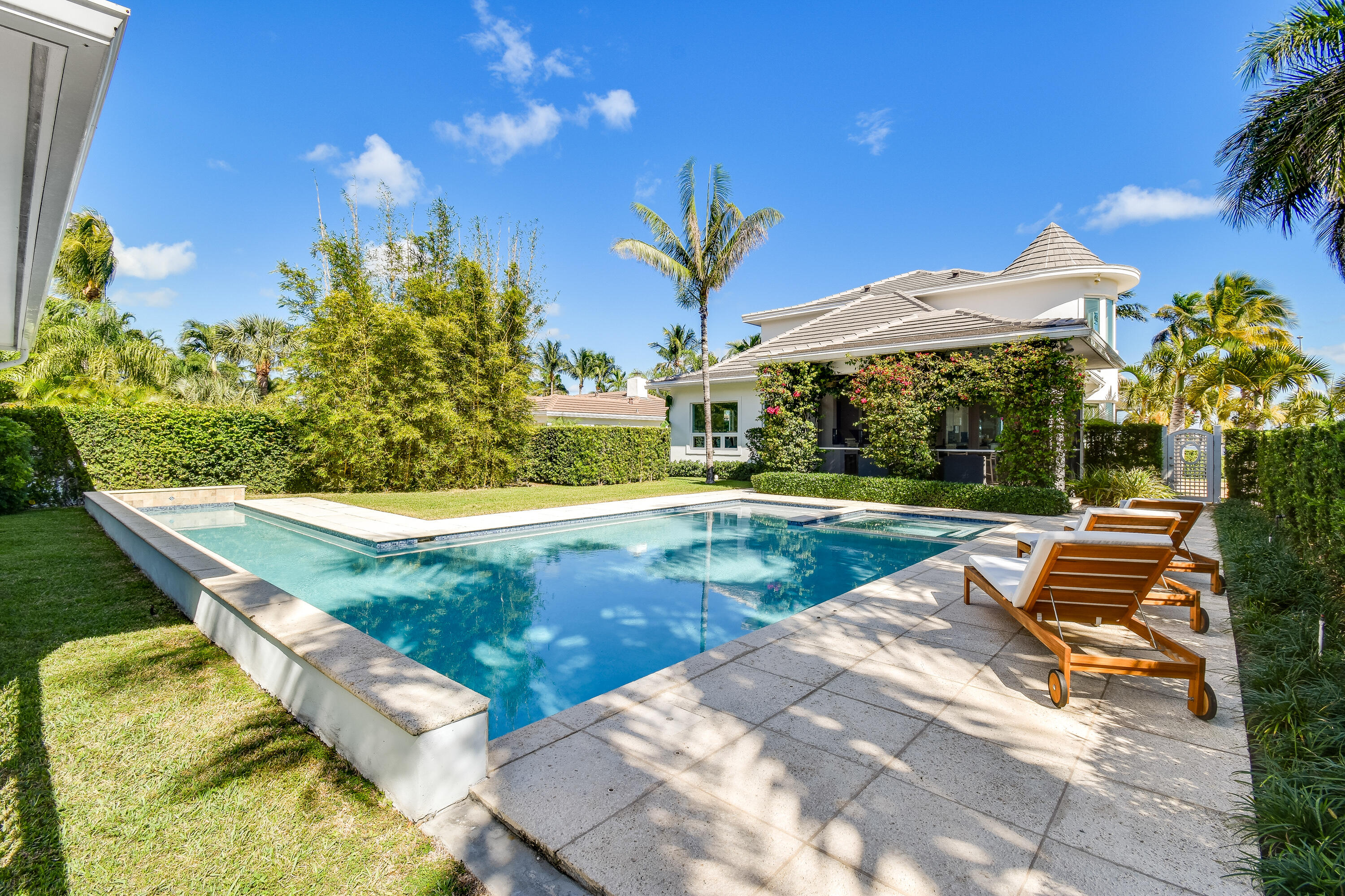 EDGEWATER - Residential