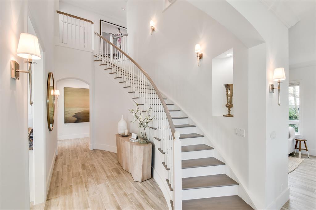 EDGEWATER - Residential