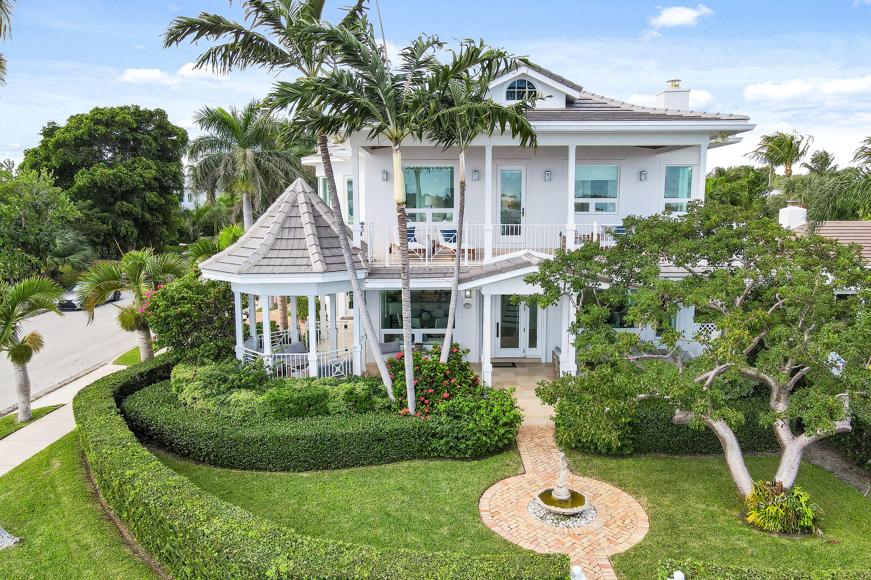 EDGEWATER - Residential