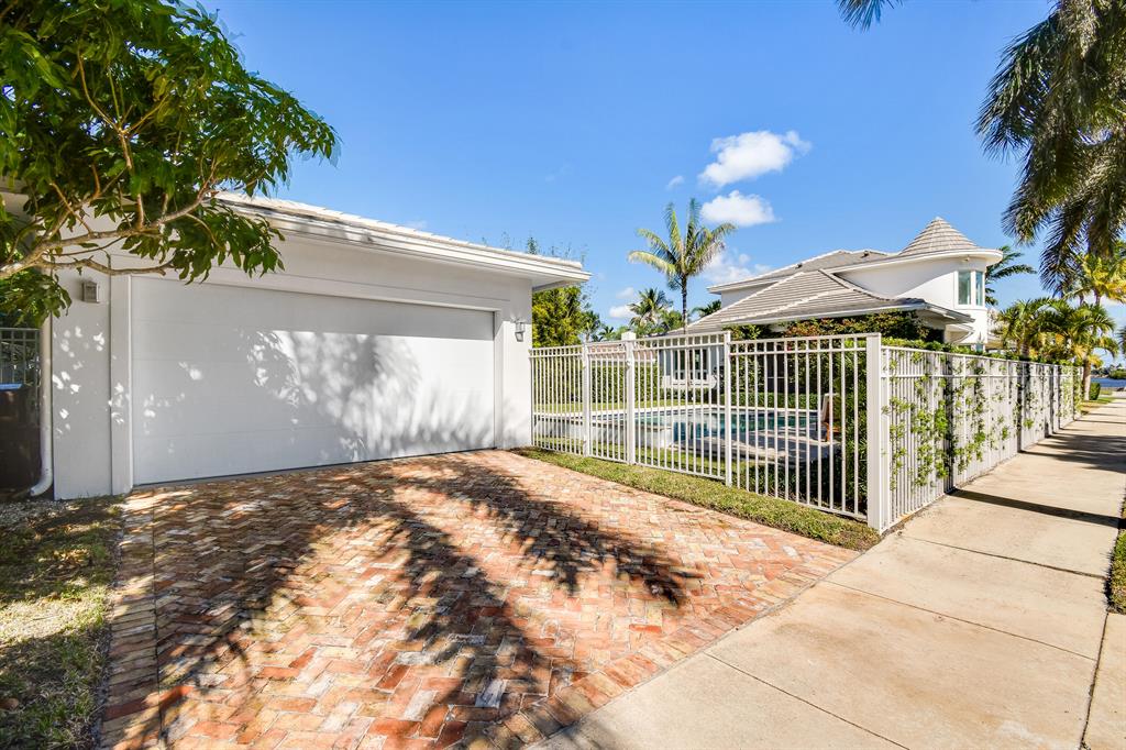 EDGEWATER - Residential