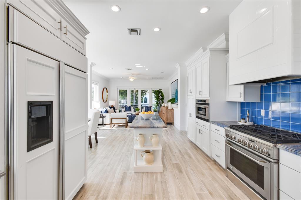 EDGEWATER - Residential