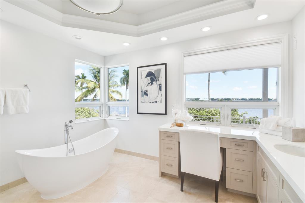 EDGEWATER - Residential