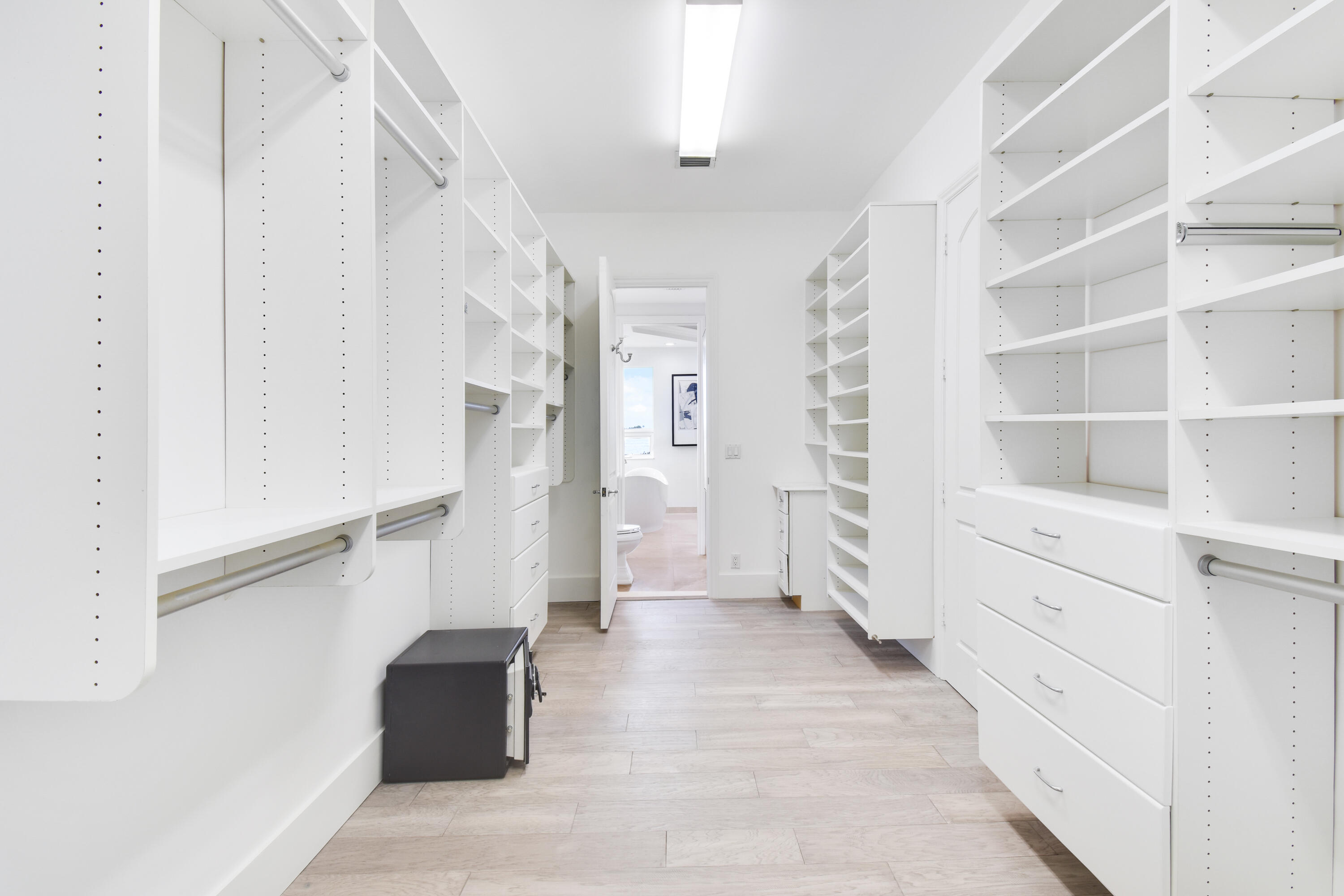 EDGEWATER - Residential