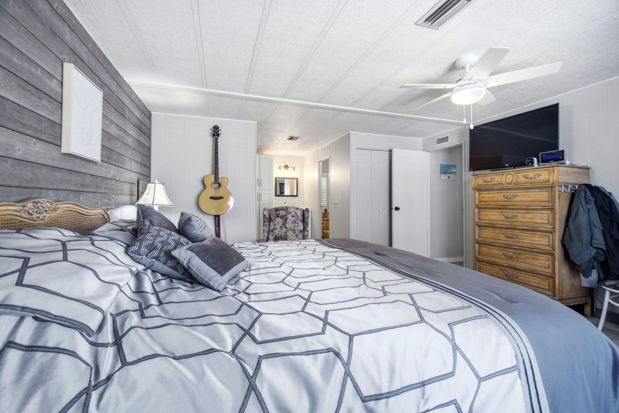 RAVENSWOOD GARDENS - Residential