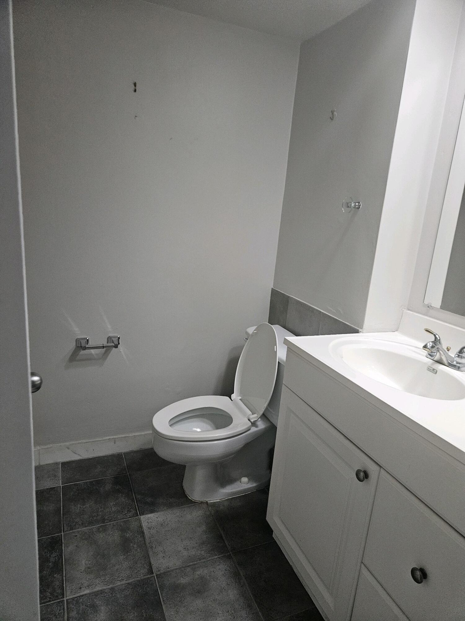 REGENCY TOWER CONDO - Residential Lease