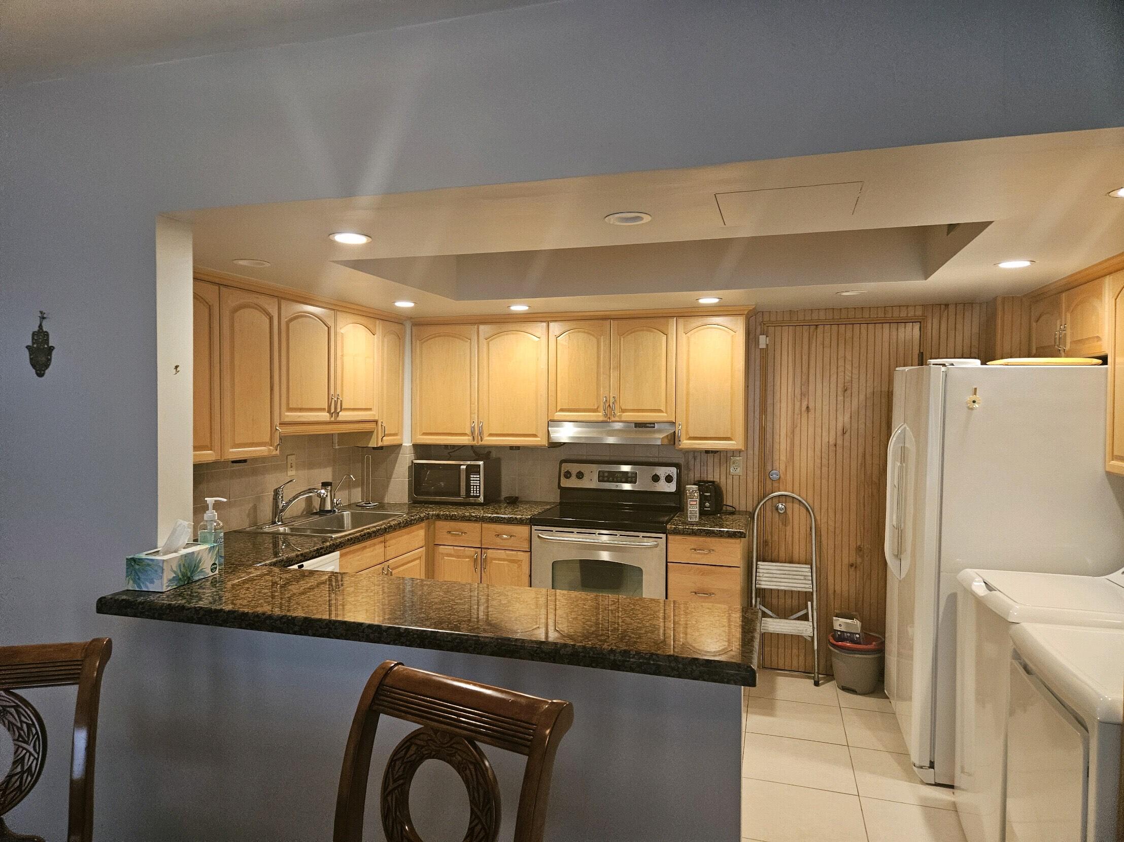 REGENCY TOWER CONDO - Residential Lease