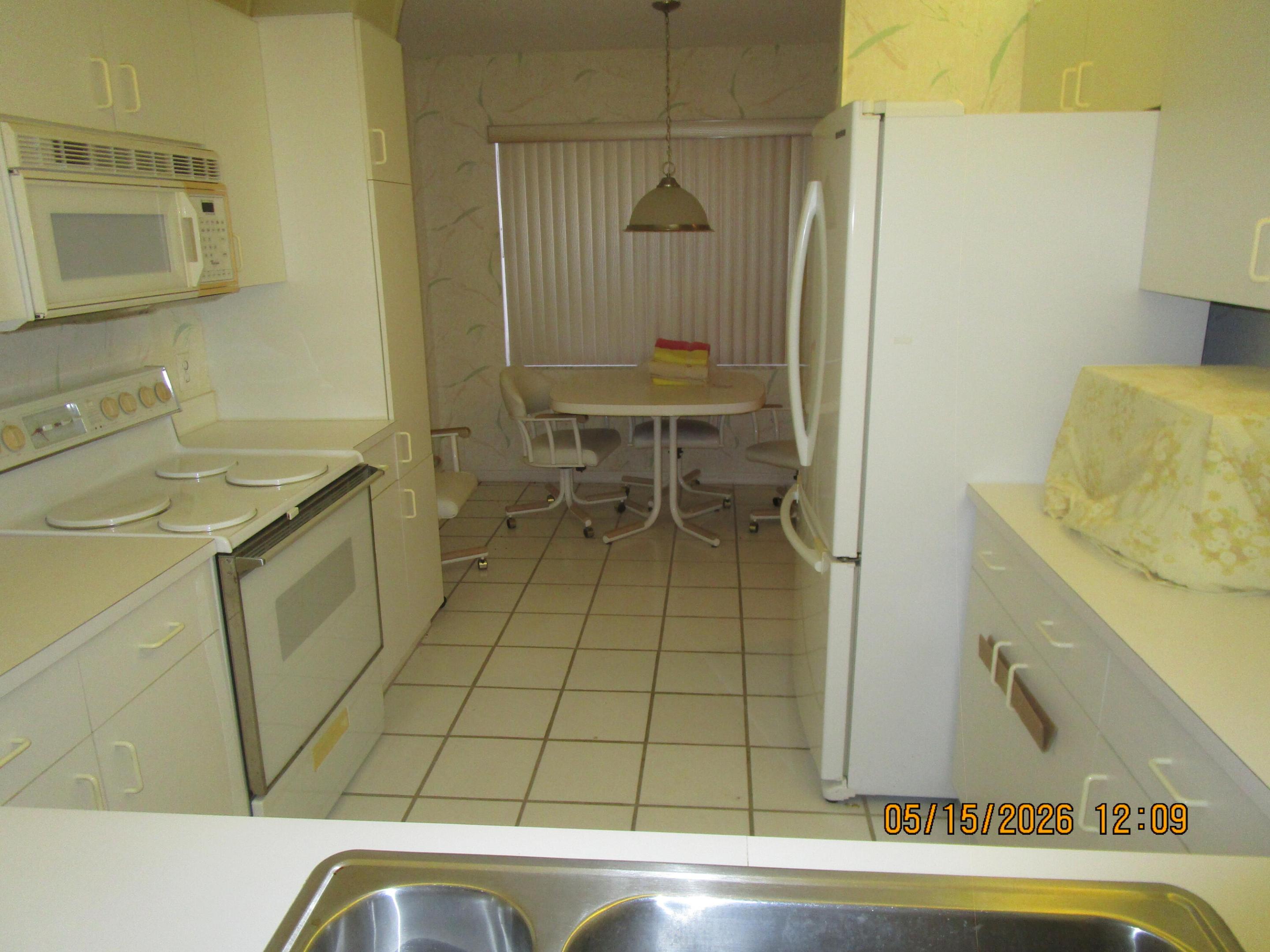 SUNRISE LAKES 194 CONDO - Residential