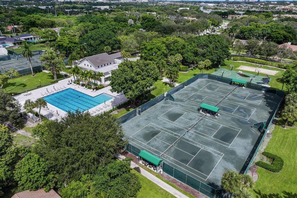 BOCA RATON BATH & TENNIS CLUB - Residential
