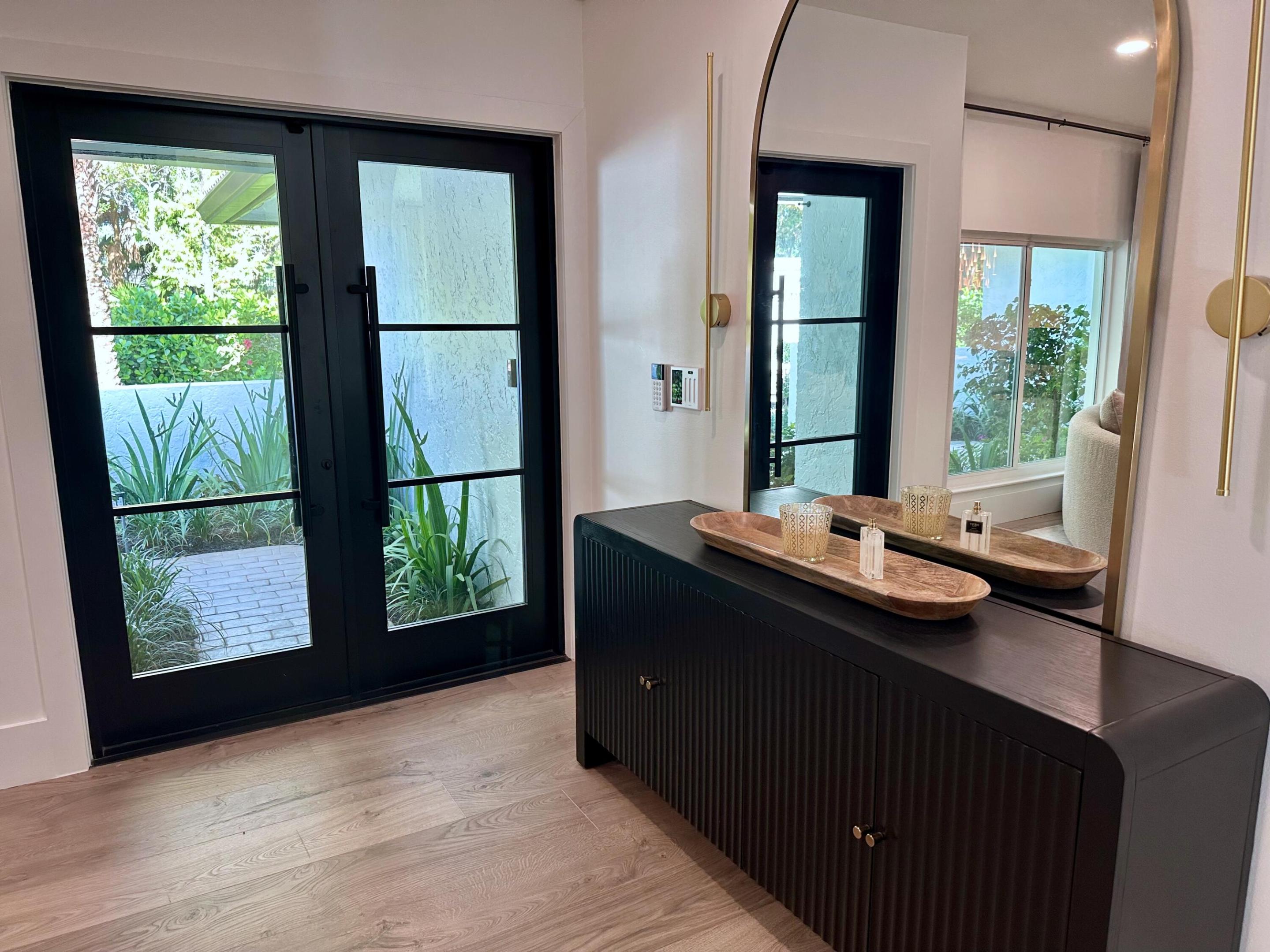 2804 Banyan Boulevard Circle NW