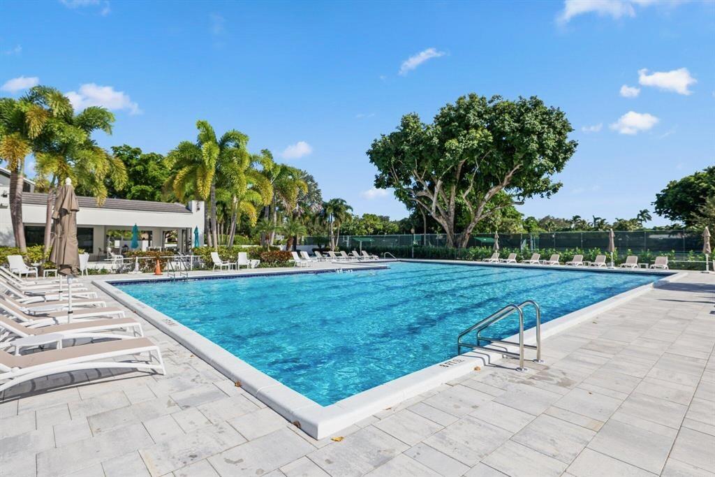 BOCA RATON BATH & TENNIS CLUB - Residential