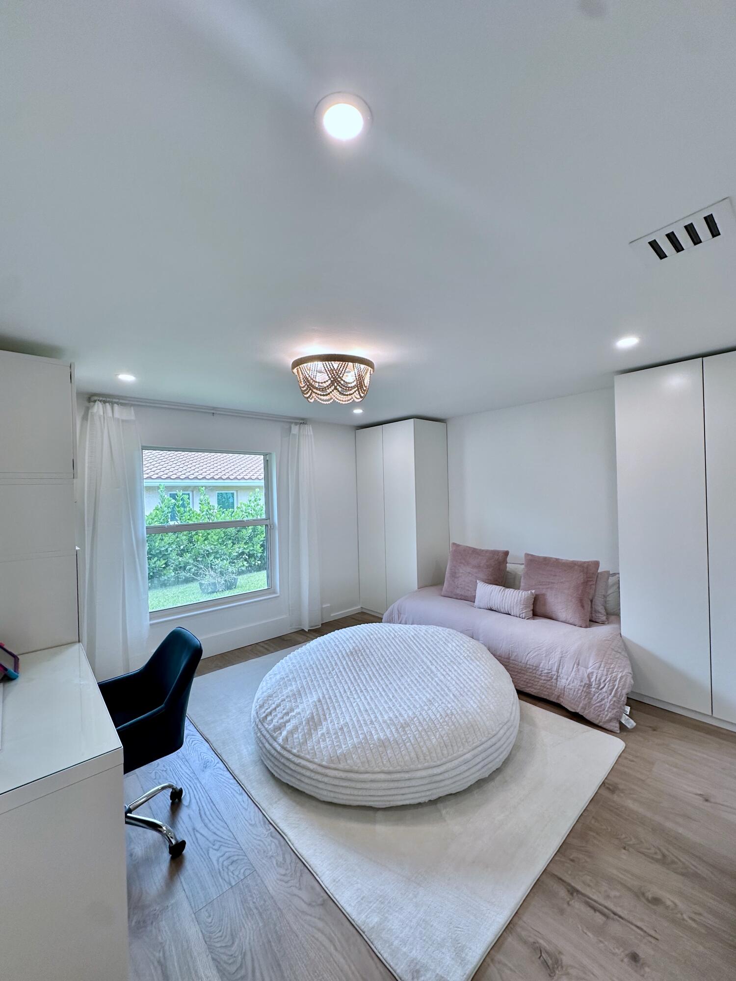 BOCA RATON BATH & TENNIS CLUB - Residential