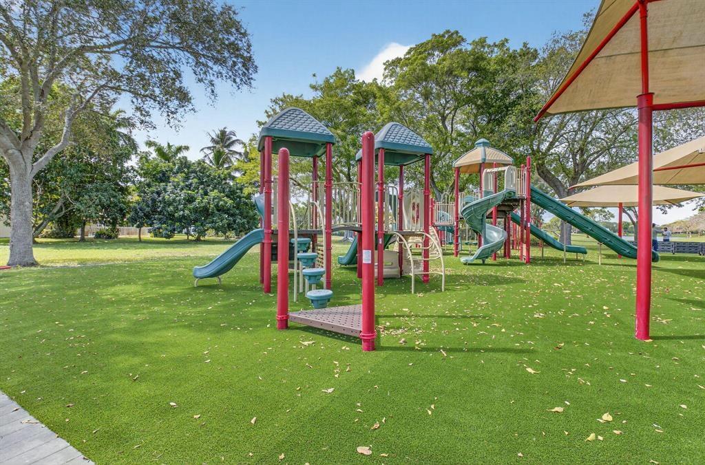 BOCA RATON BATH & TENNIS CLUB - Residential