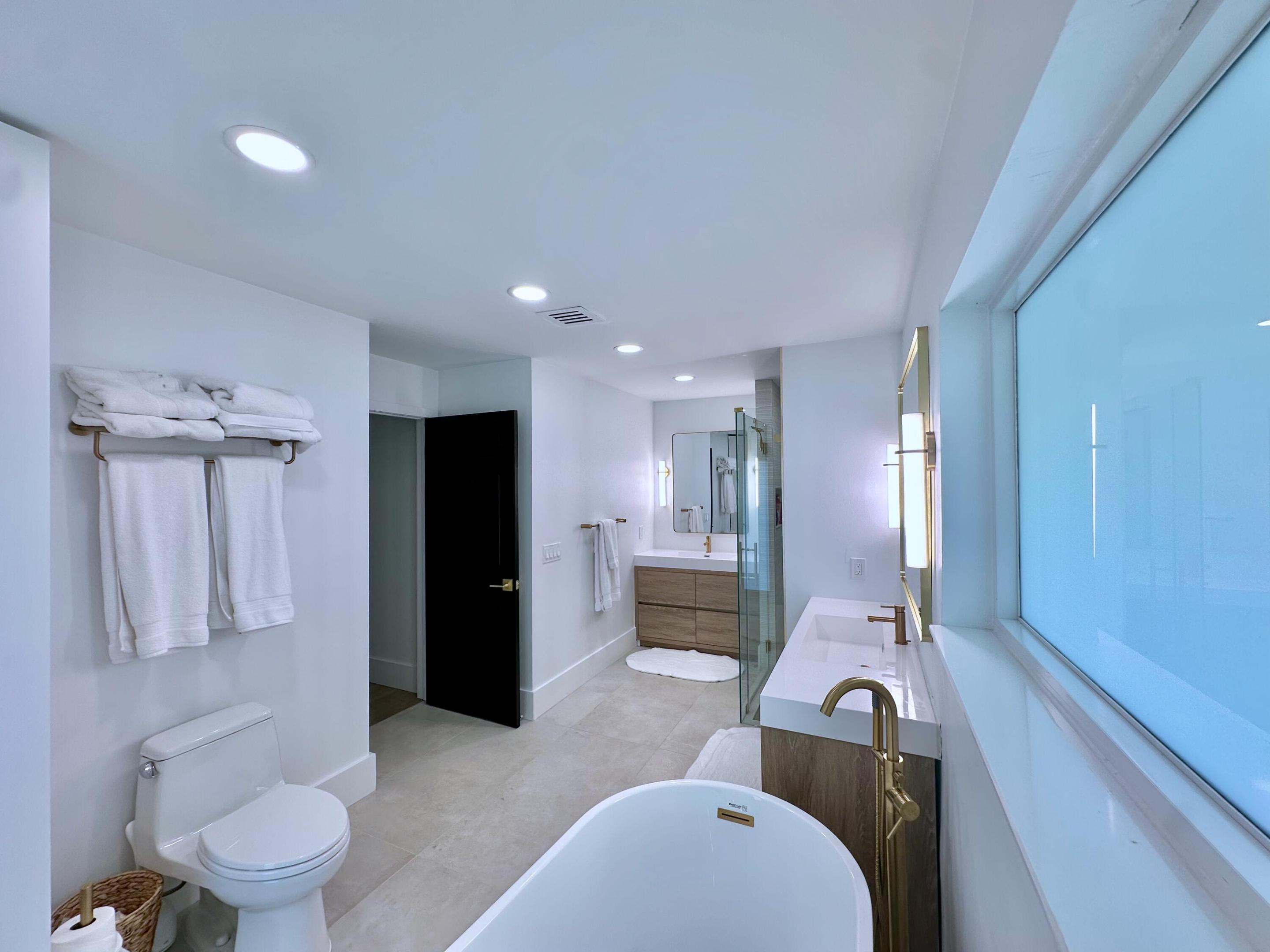 BOCA RATON BATH & TENNIS CLUB - Residential